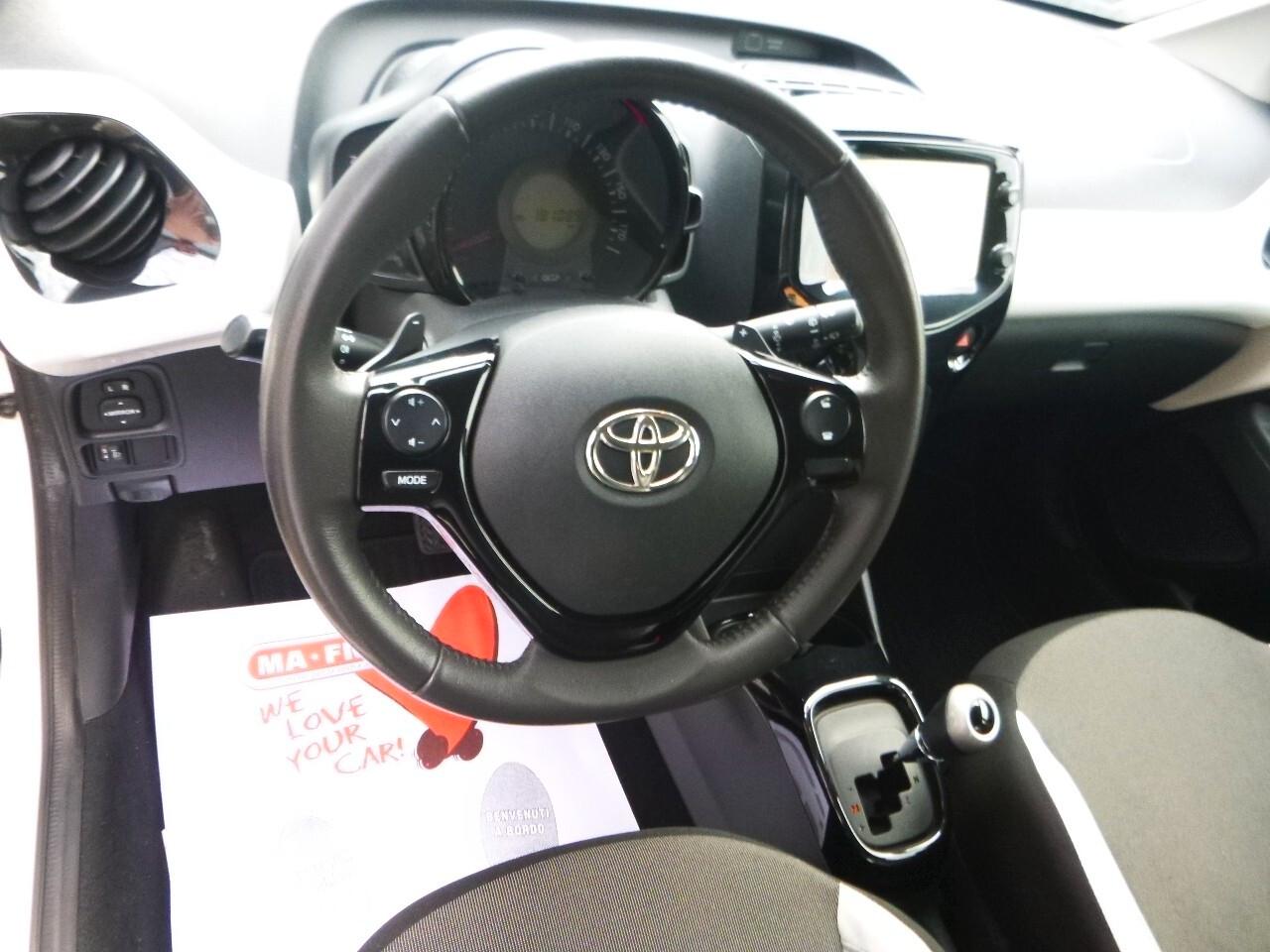 Toyota Aygo 1.0 VVT-i 69 CV 5 porte x-play MMT NEOPATENTATI