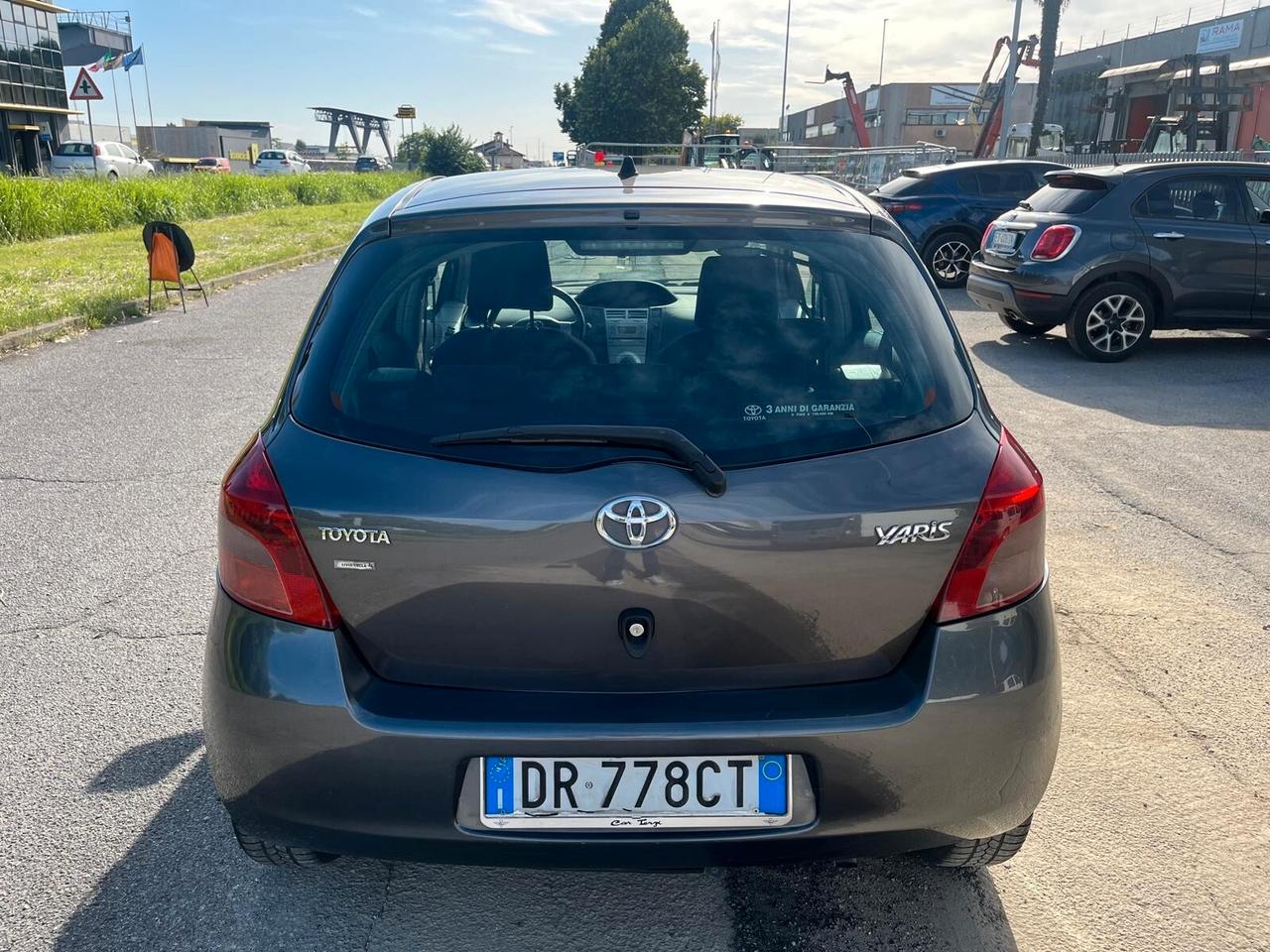 Toyota Yaris 1.0 5 porte