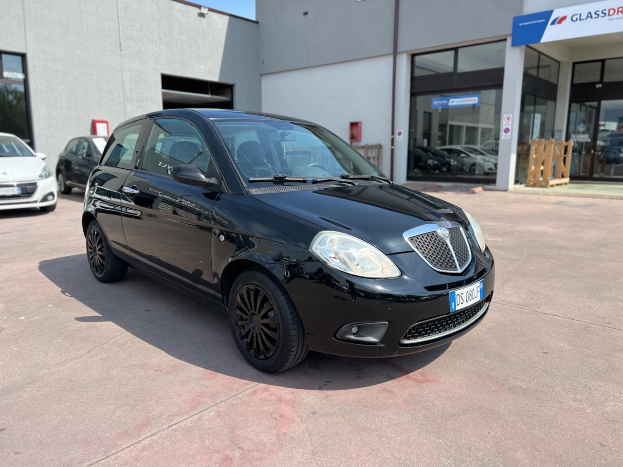 Lancia Ypsilon 1.2 Argento