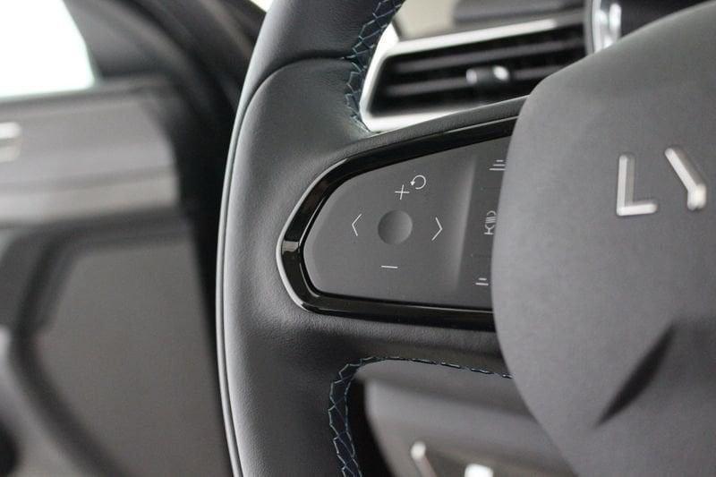 Lynk & Co 01 01 PHEV
