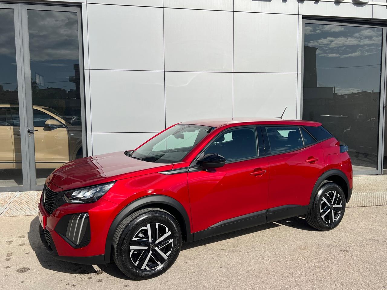 Peugeot 2008 1.2 Style possibilità noleggio no scoring