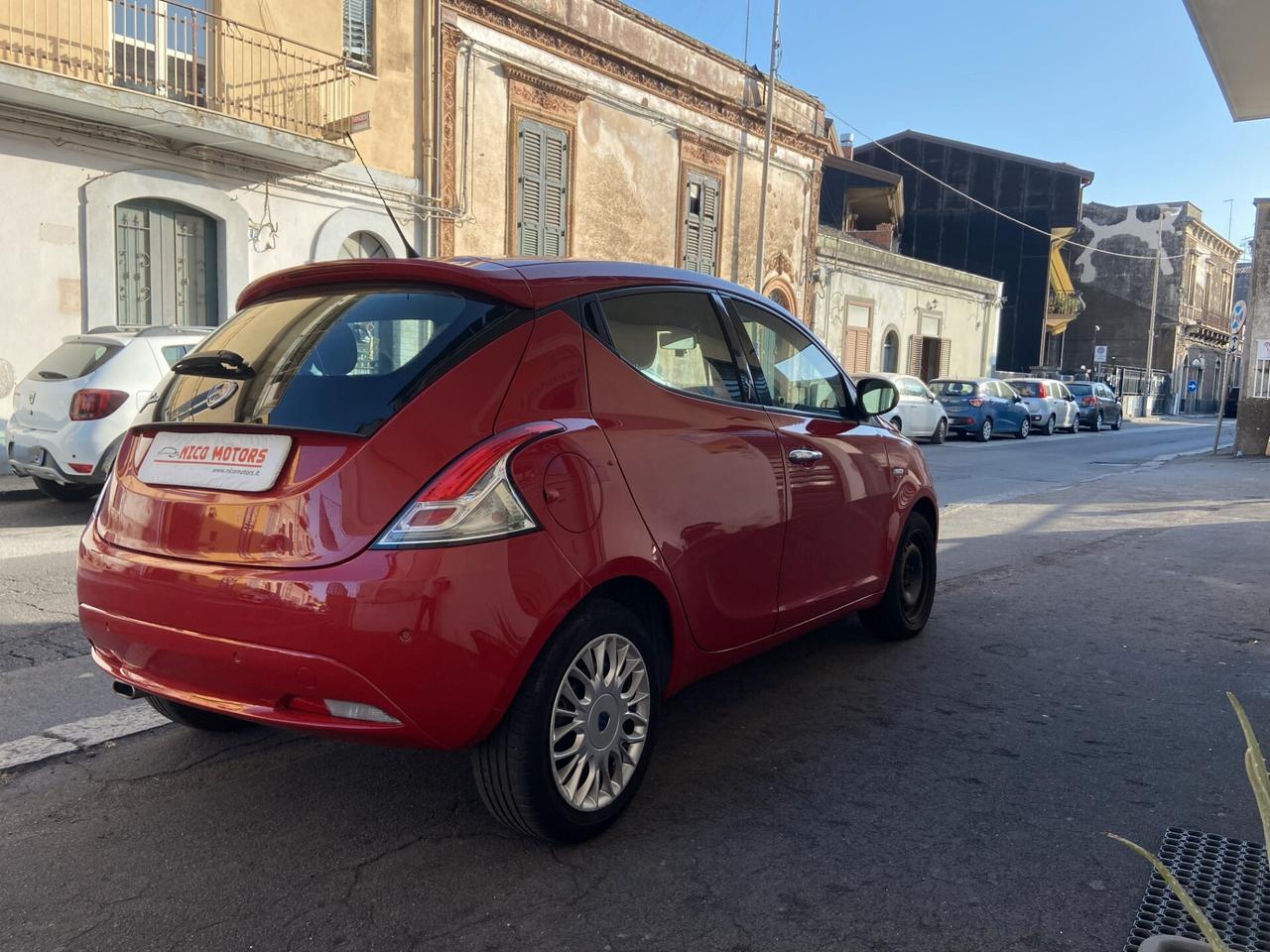 Lancia Ypsilon 1.3 MJT 16V 95 CV 5 porte S&S Silver
