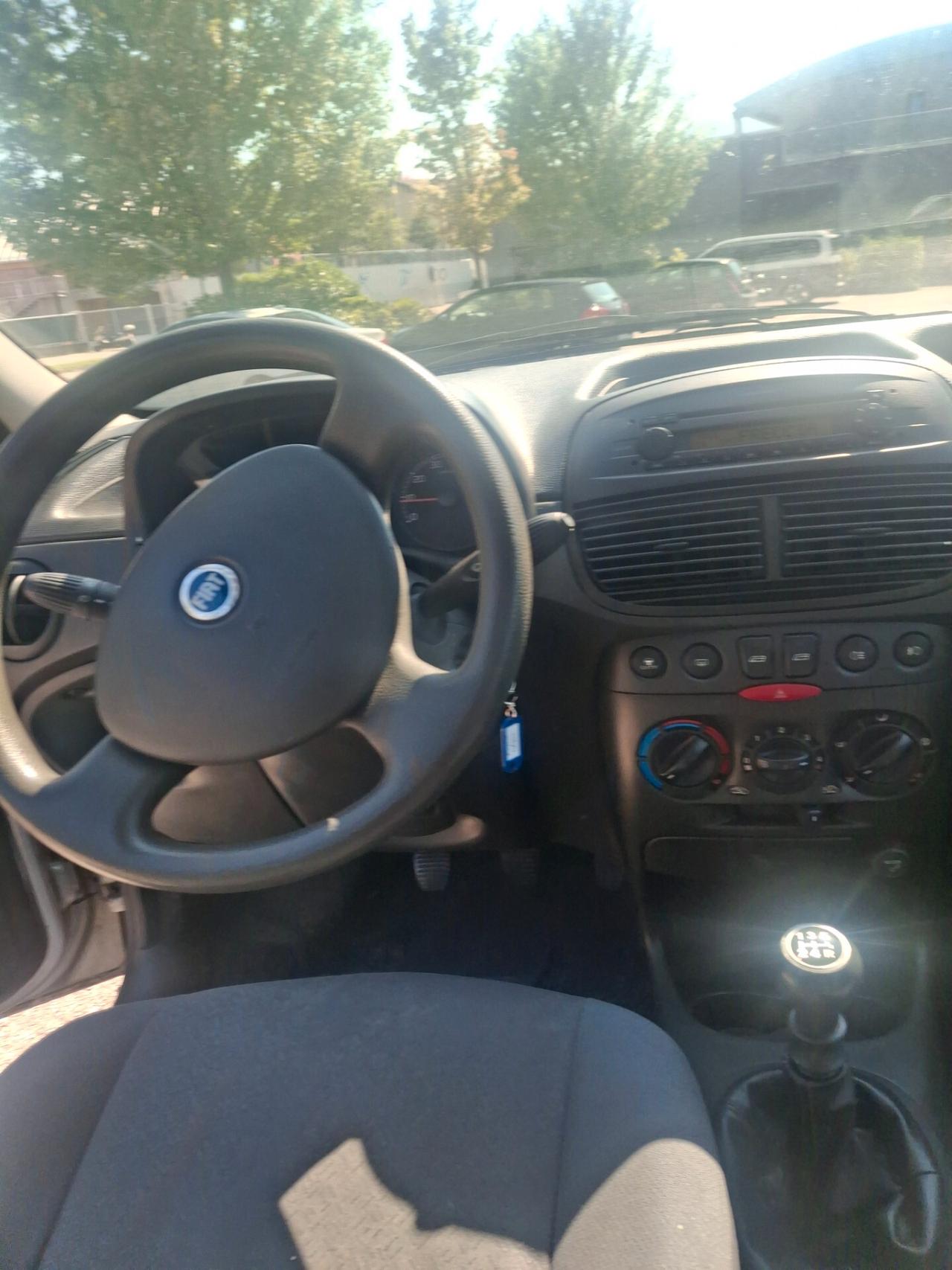 Fiat Punto 1.2 benzina per neopatentati solo 102 mila km