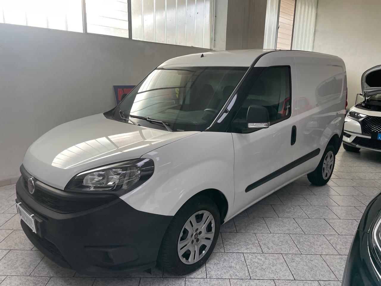 Fiat Doblo 1.6 MJT 105CV S&S PC-TN Cargo Lounge 3 Posti