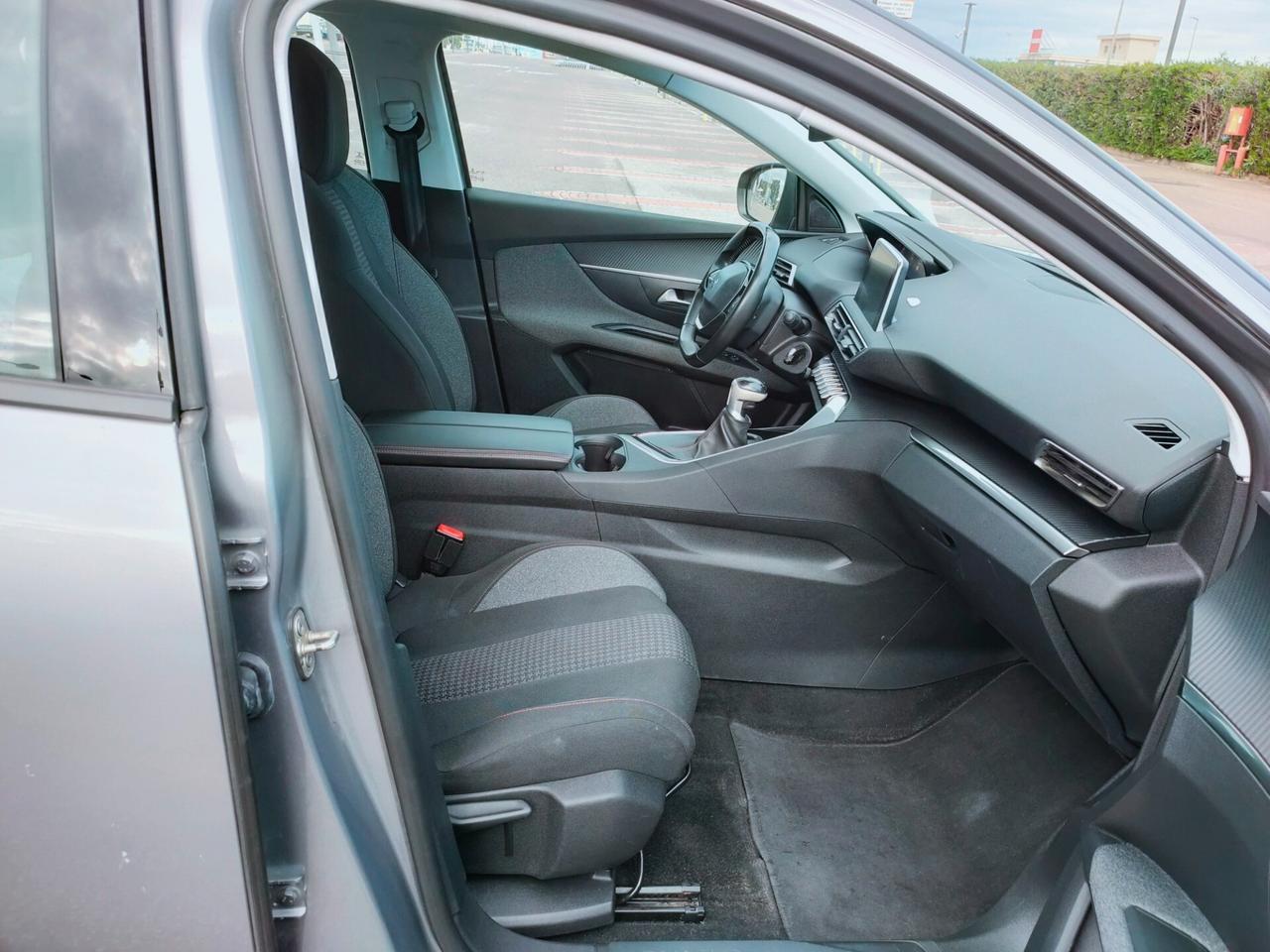 Peugeot 3008 BlueHDi 130 S&S Business