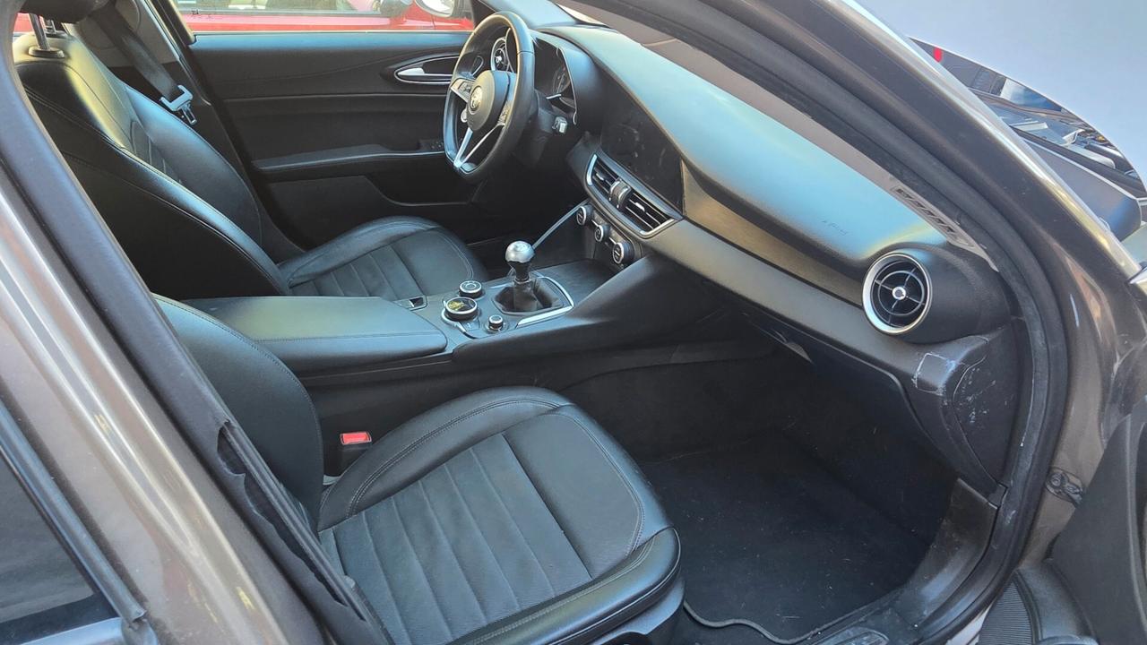 Alfa Romeo Giulia 2.2 Turbodiesel 180 CV Super