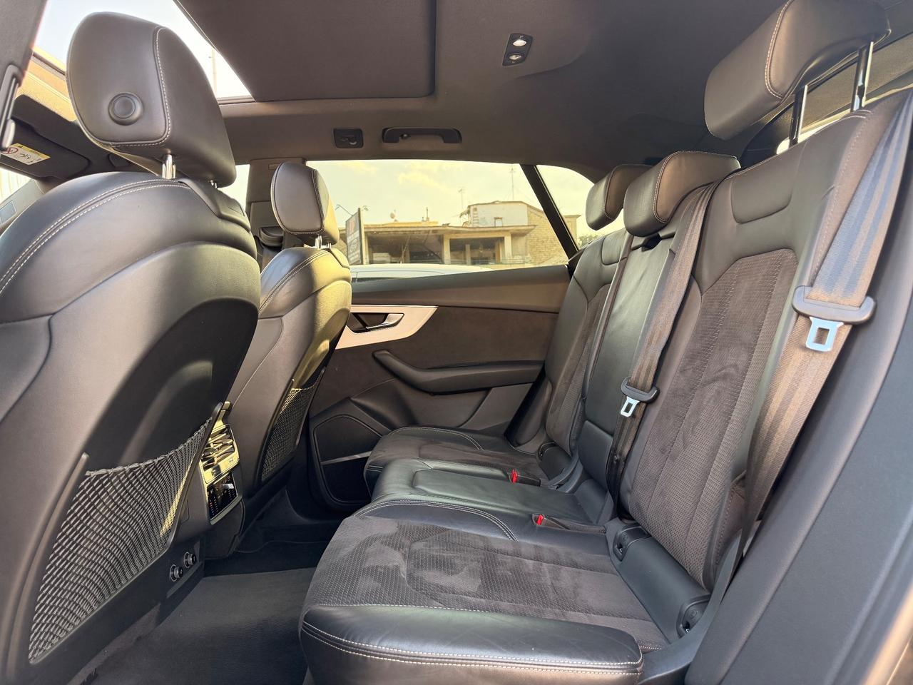 Audi Q8 50 TDI 3.0 286CV quattro S-Line Tetto Bang olufsen