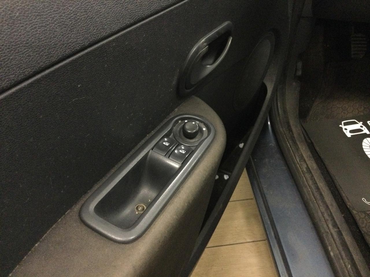 Renault Clio 1.2 16V 5 porte Bi Energy M