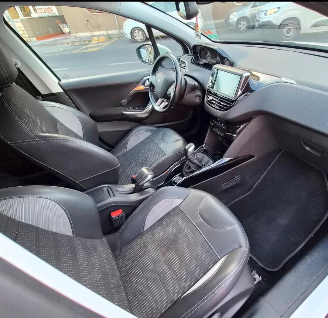 Peugeot 2008 BlueHDi 100 Allure