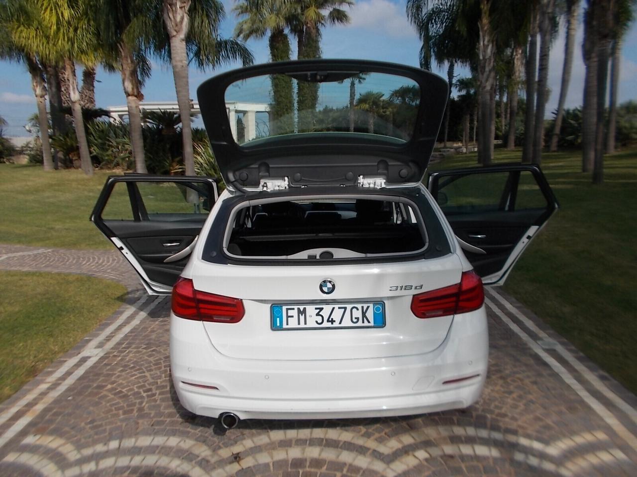 Bmw 318d Touring 150cv Aut. *FULL OPT.* da VETRINA