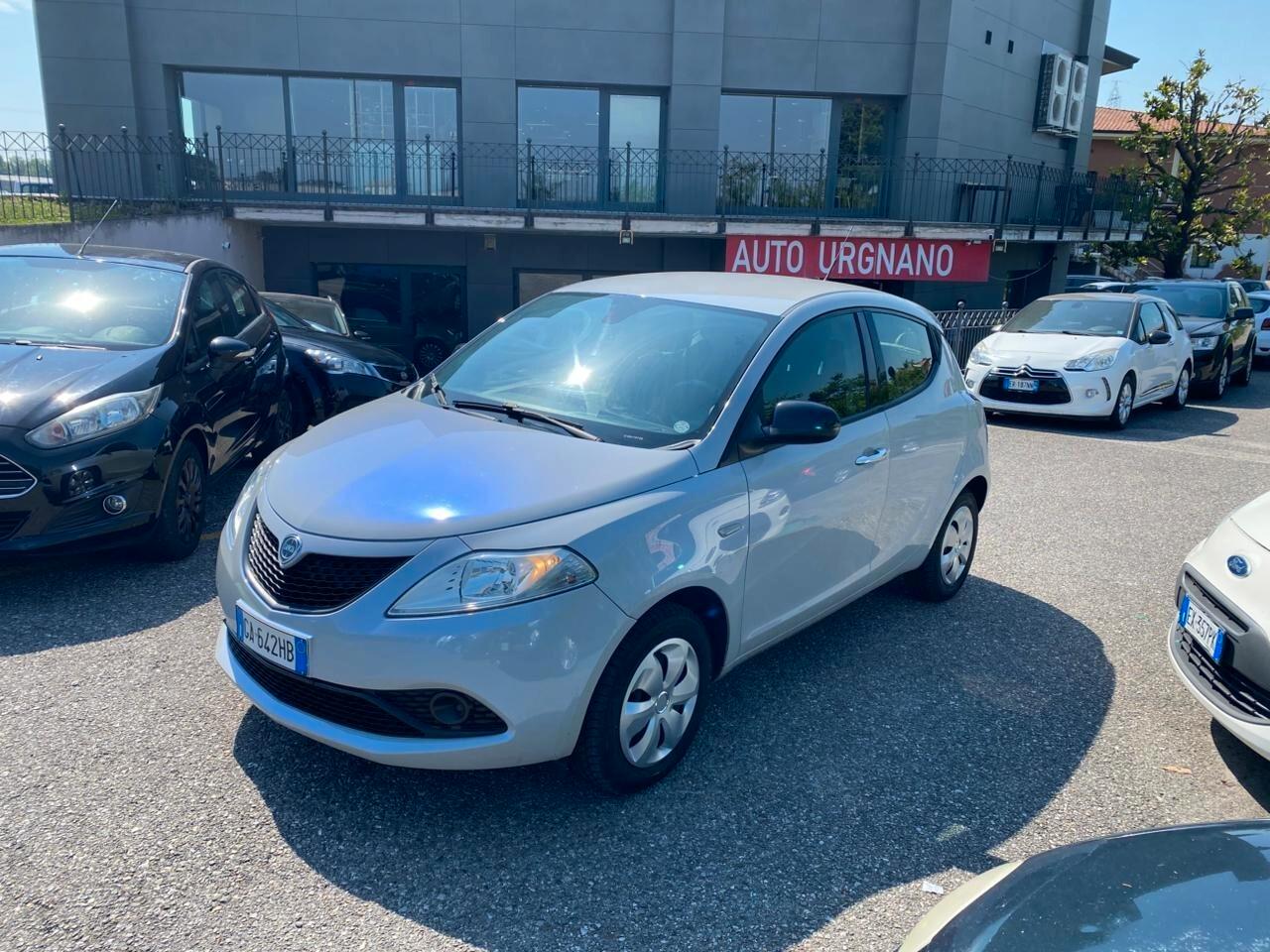 Lancia Ypsilon 1.2 69 CV 5 porte S&S Platinum