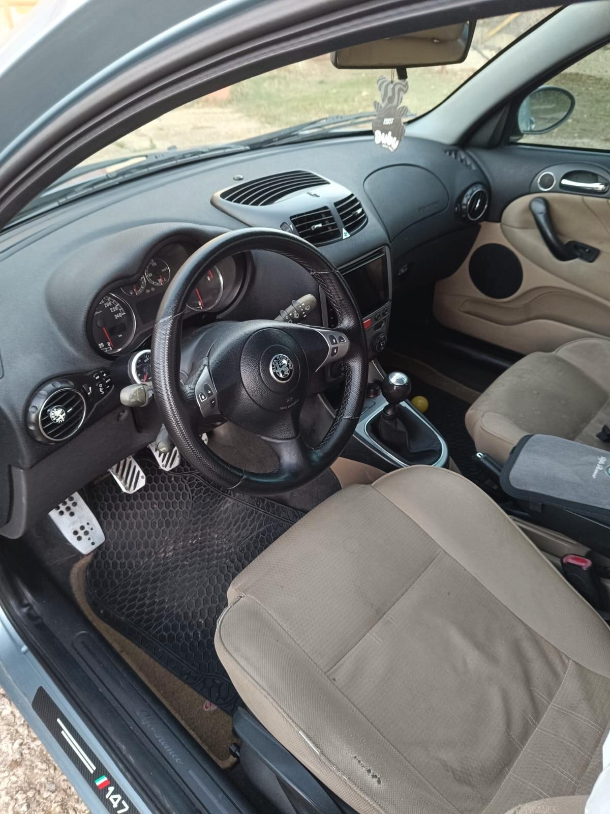 Alfa Romeo 147 1.9 JTD 16V cat 5 porte Distinctive