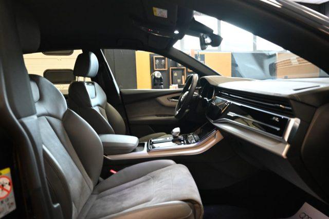 AUDI Q8 55 TFSI Q.TIP.SPORT ATT.2XS-LINE BLACKLINE 22"FULL
