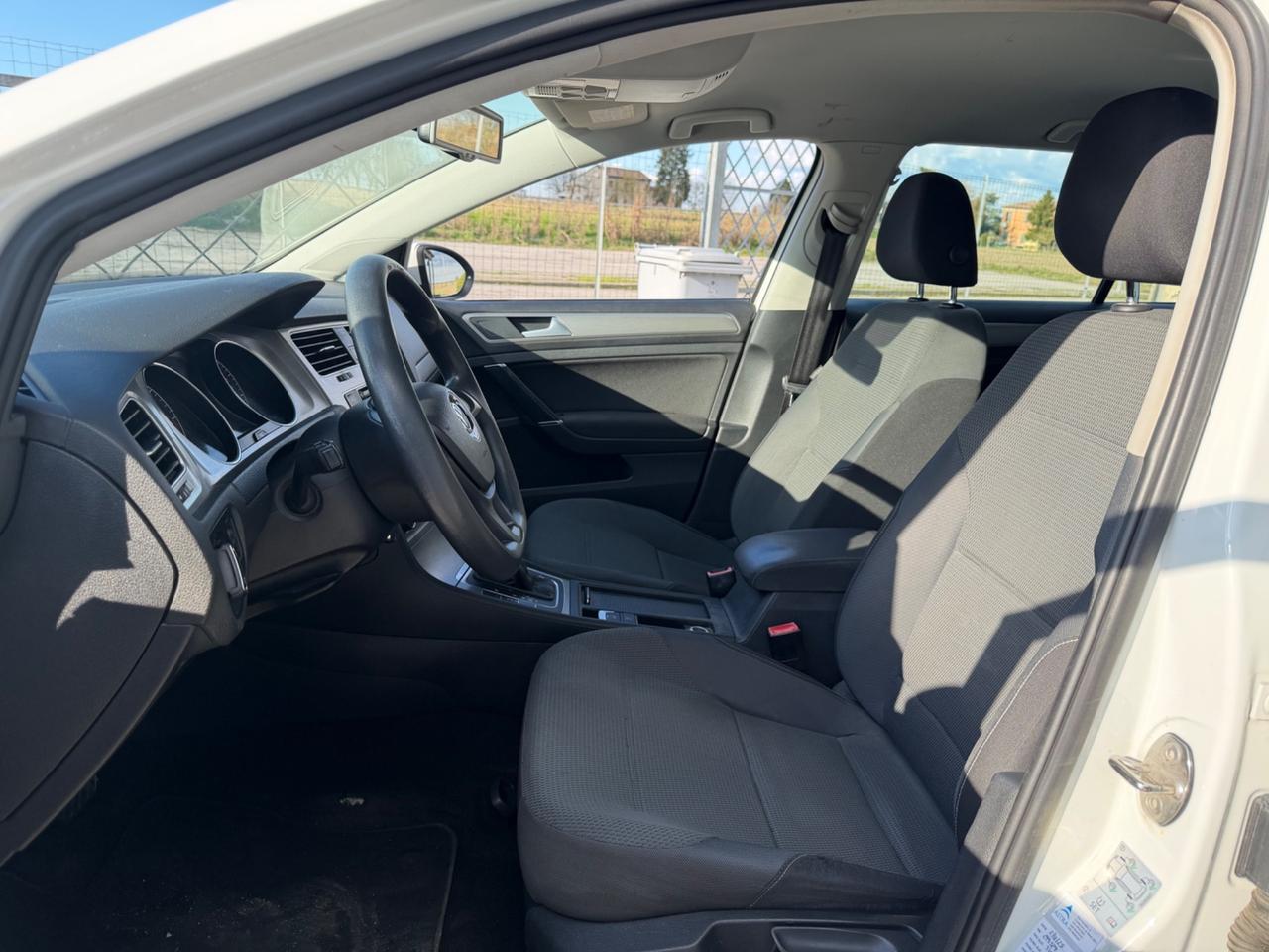 Volkswagen Golf Variant 1.6 TDI 105 CV DSG Comfortline BlueMotion Tech.