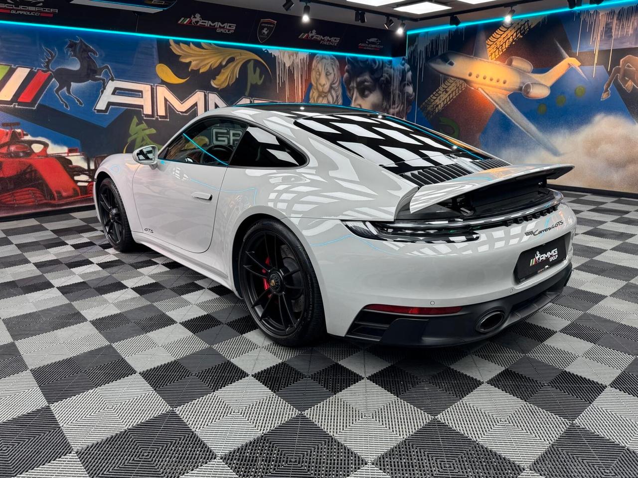 Porsche 911 Carrera 4 GTS (340)