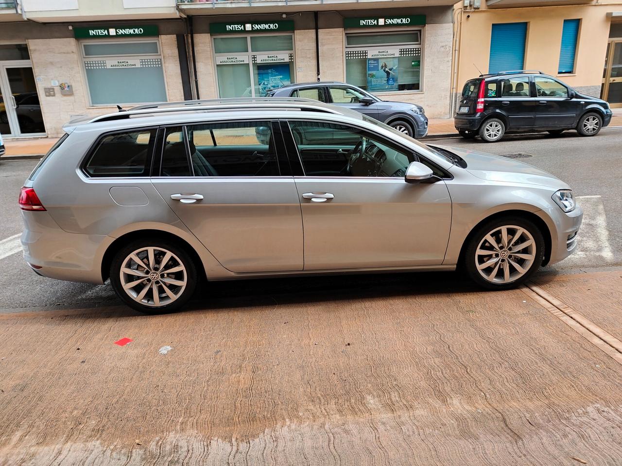 Volkswagen Golf Variant 1.6 TDI 105 CV DSG Highline BlueMotion Tech.