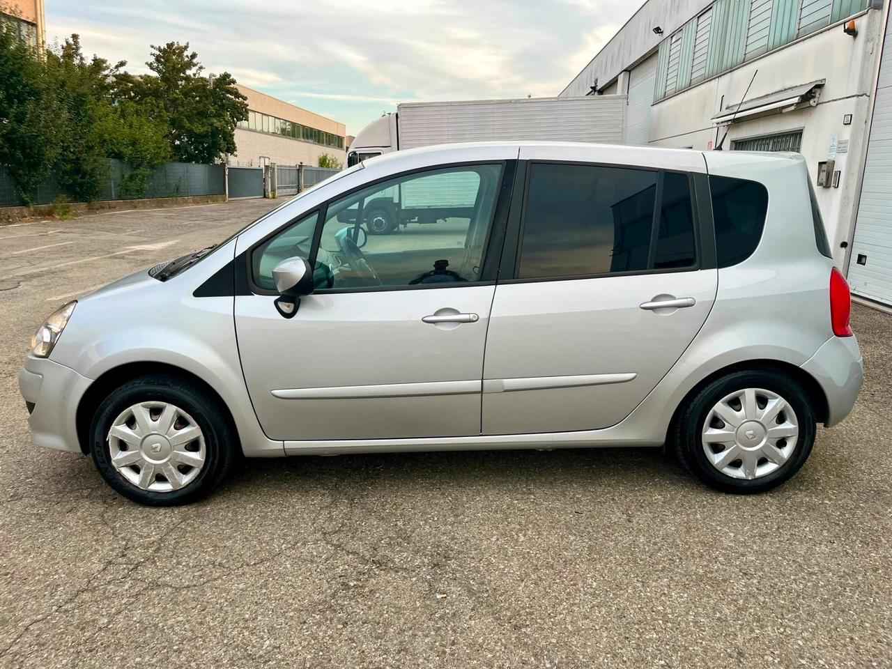 Renault Modus 1.2benz 2010 97.000km tutto fatto