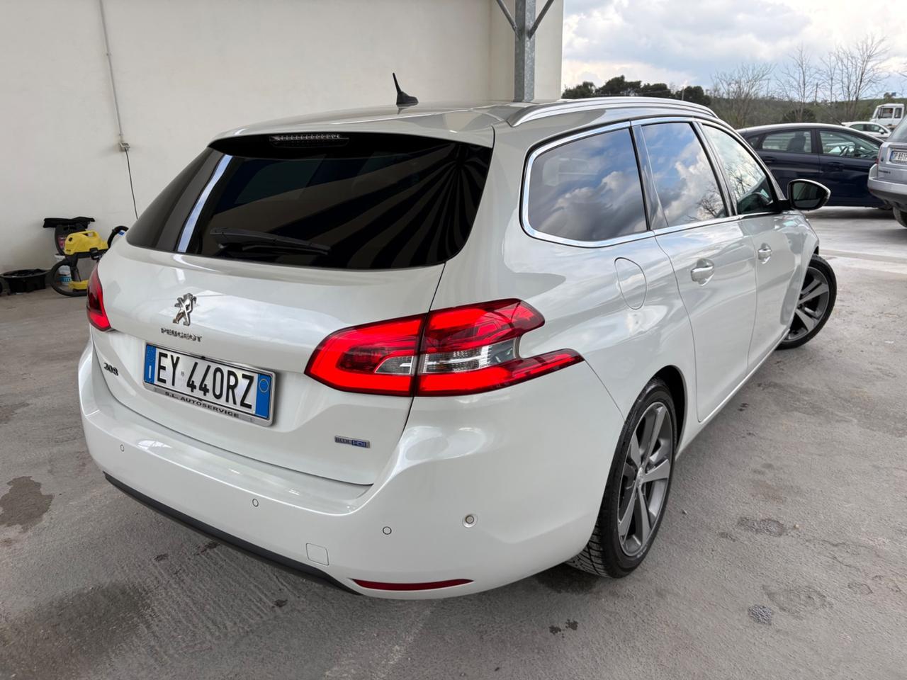 Peugeot 308 BlueHDi 150 S&S EAT6 SW Allure