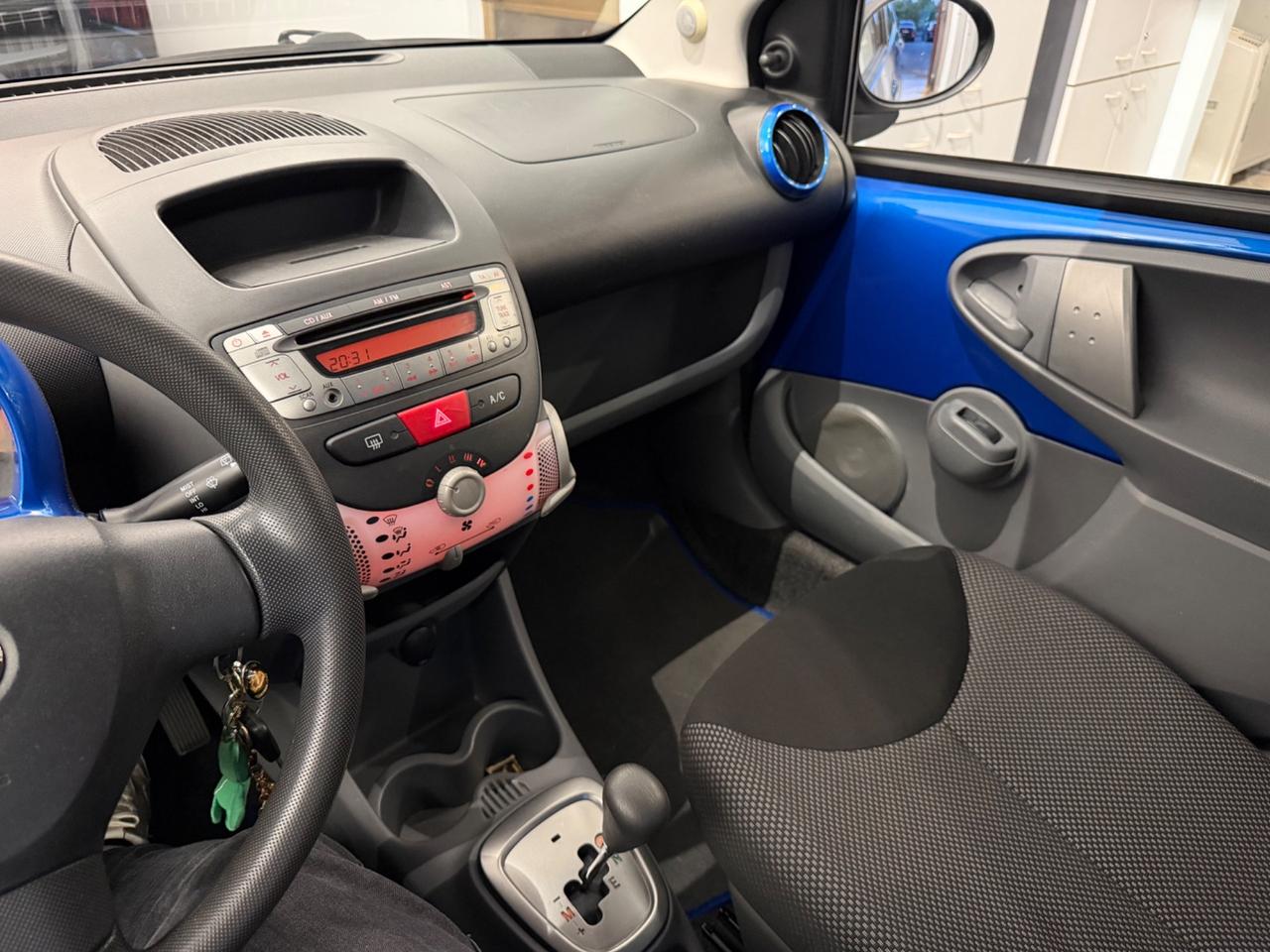 Toyota AYGO 1.0 12V VVT-I 5P M-MT (50 KW) automatica