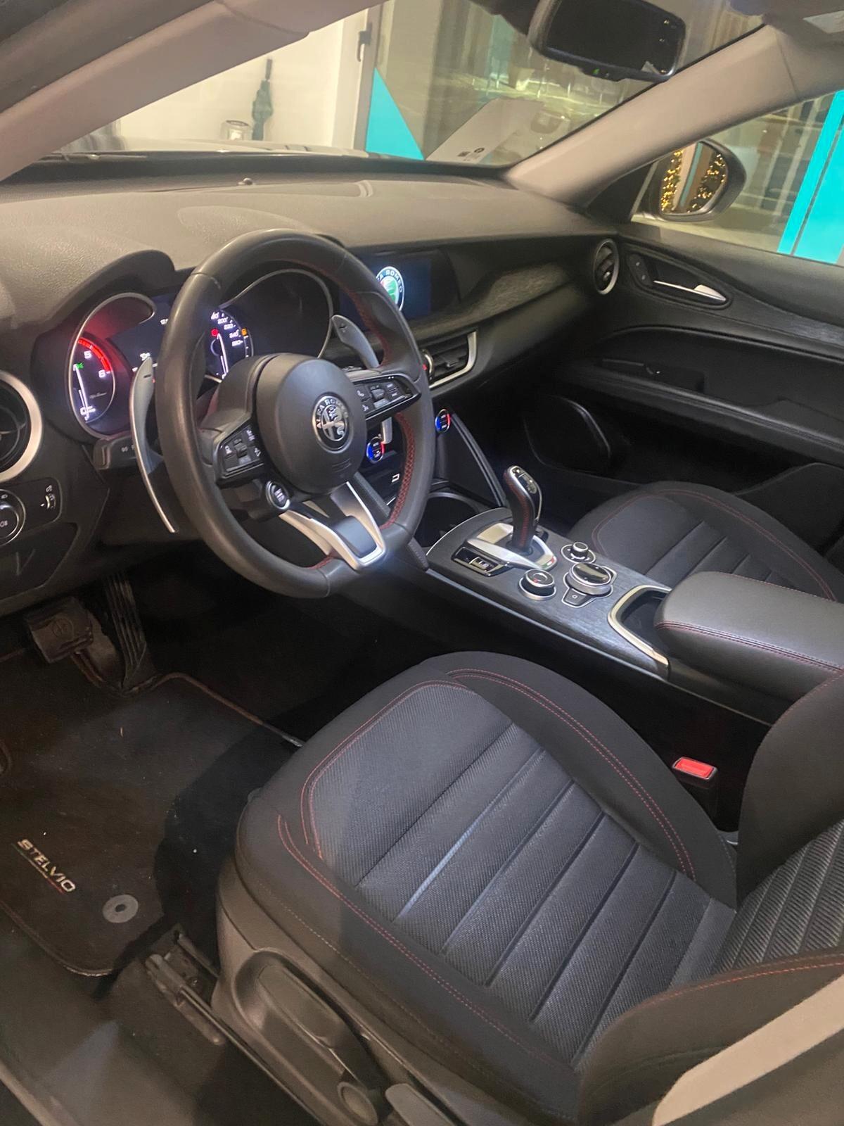 Alfa Romeo Stelvio 2.2 Turbodiesel 190 CV AT8 Q4 Business