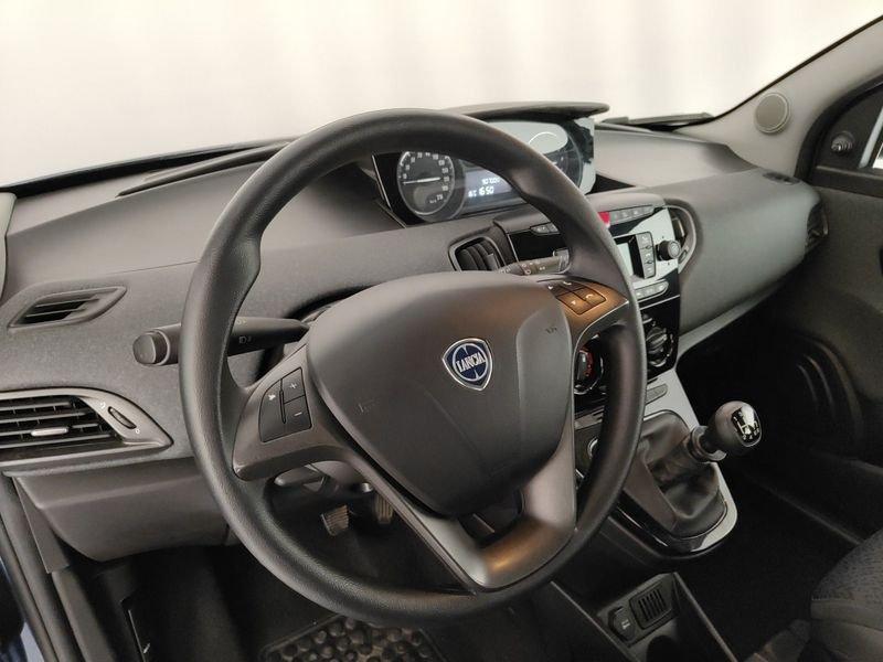 Lancia Ypsilon 1.0 FireFly 5 porte S&S Hybrid Silver