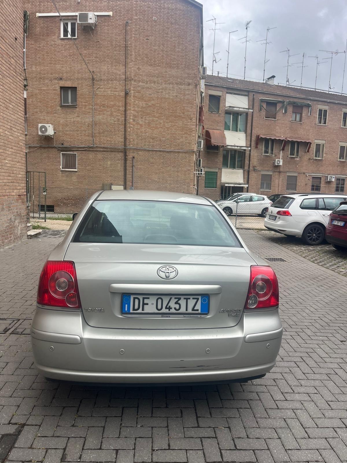 Toyota Avensis 2.0 D-4D 16V Station Wagon