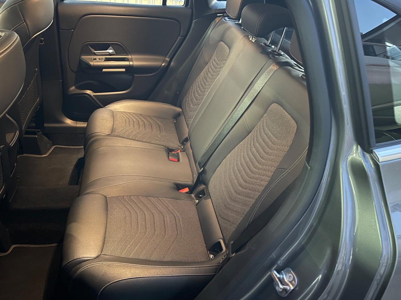 Mercedes-benz GLA 200 d Automatic Sport KM CERTIFICATI!!