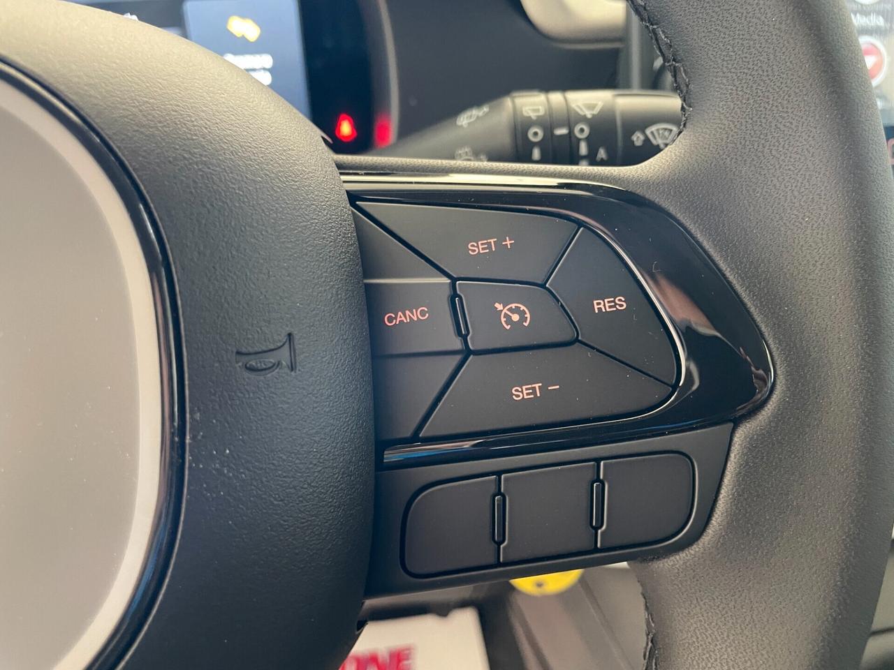 Fiat Panda 1.0 Hybrid Pandina CROSS 2025 Prezzo vero