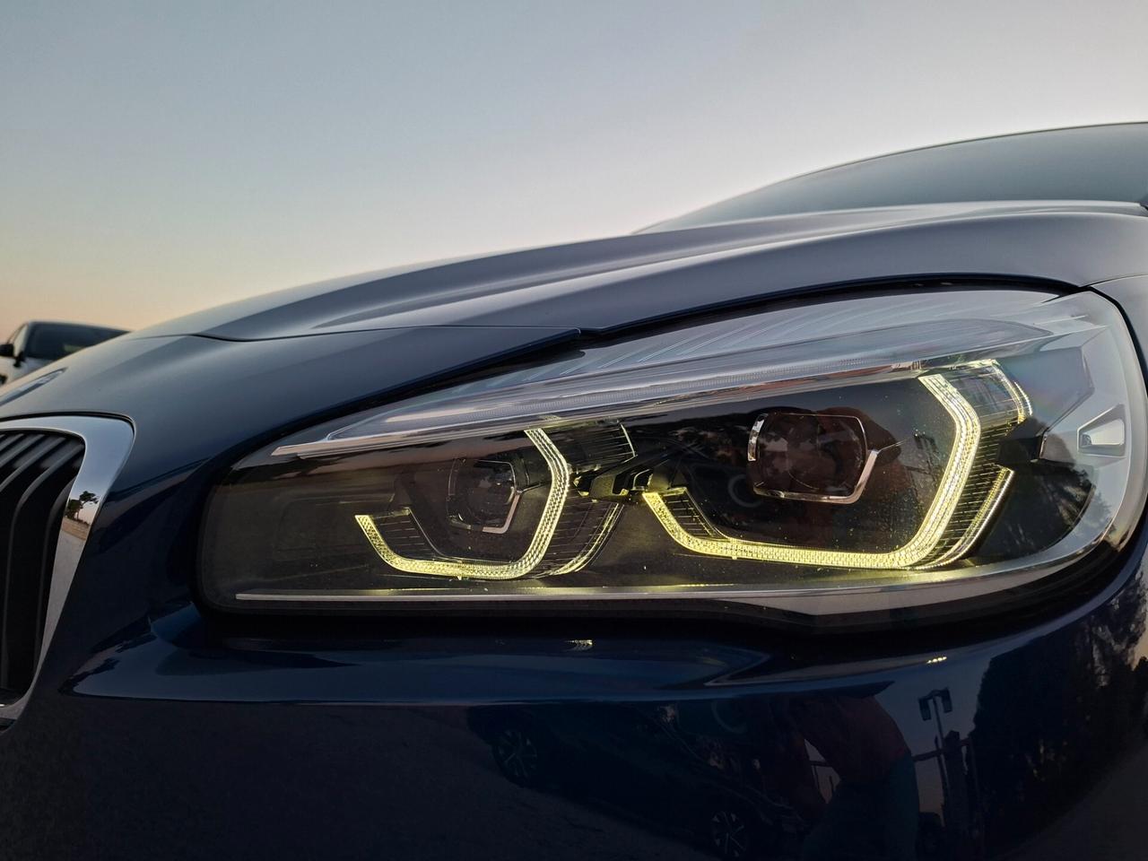 Bmw A. T. 216 d *FULL LED-NAVY-CRUISE*