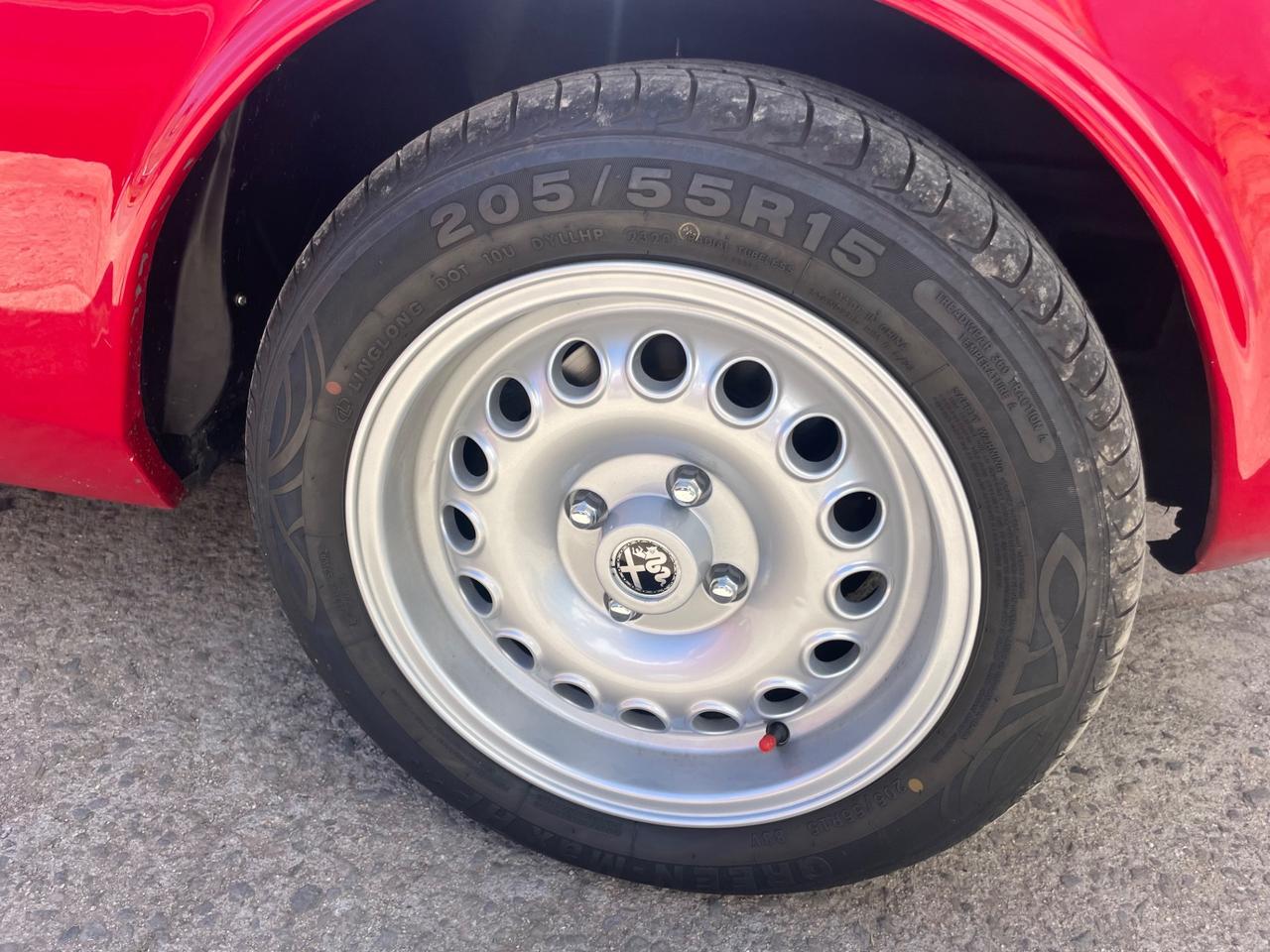 Alfa Romeo GT junior 1.3 con motore 2.0 bellissimo