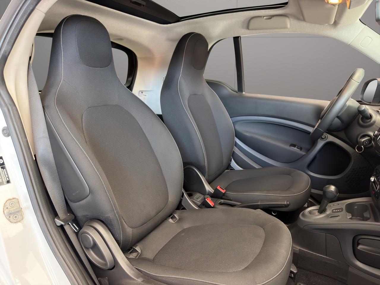 Smart forTwo 1.0 Passion - Unipro - Promo Finanziamento - Tetto panoramico - Schermo Navi - Retrocamera - Sedili Riscaldabili