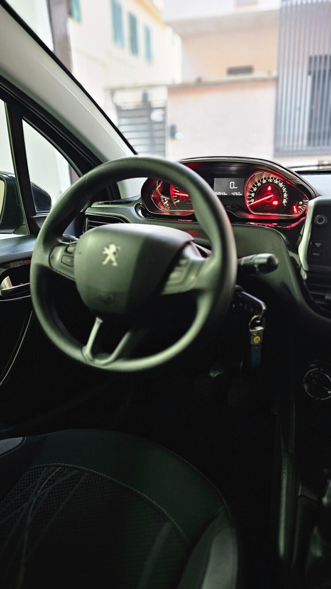 Peugeot 208 1.4 HDi 68 CV 5 porte