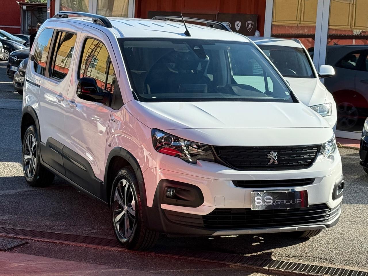 Peugeot Rifter 130- GT Line -automatica -unipro-rate