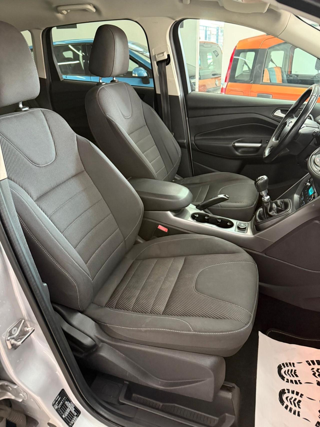 Ford Kuga 2.0 TDCI 120 CV S&S 2WD Titanium