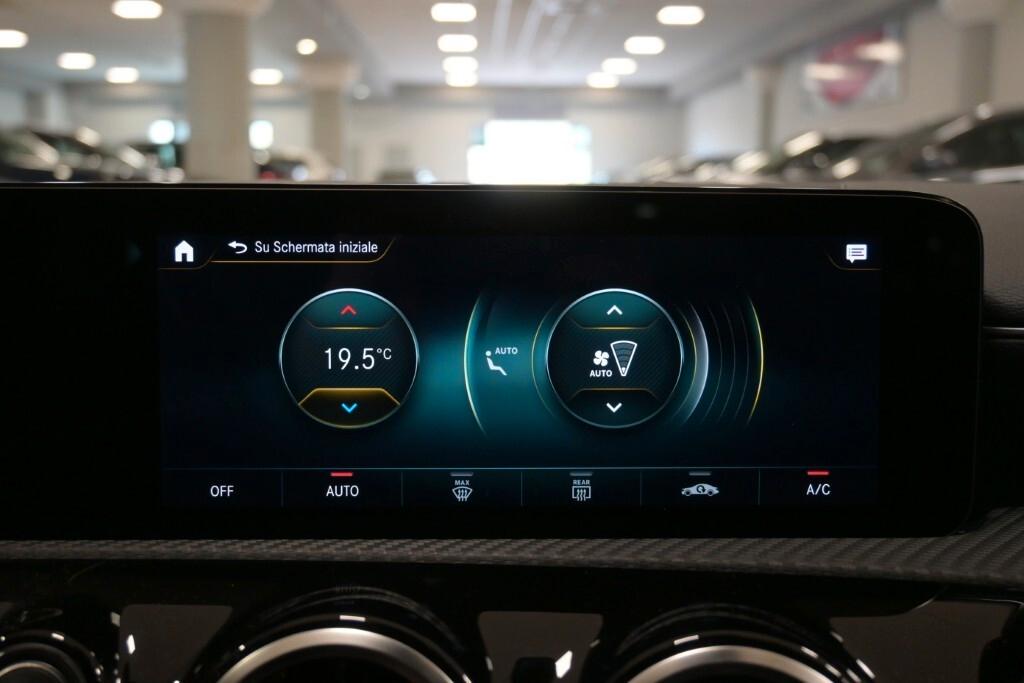 Mercedes-benz CLA 180 180D 116CV AUTOMATIC BUSINESS SOLUTION ( NAVI PREMIUM - PARK ASSISTANT ) CC. 1950