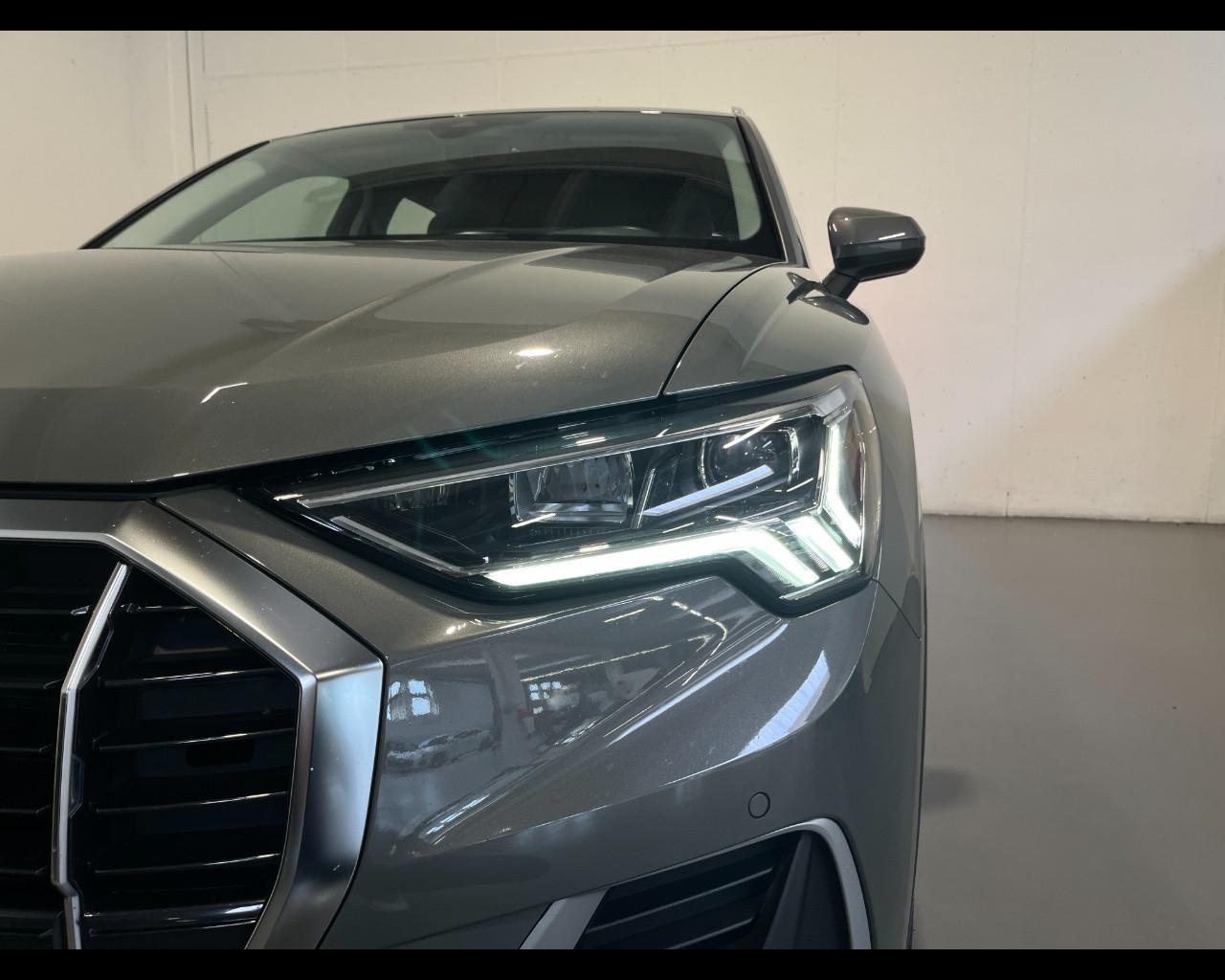 AUDI Q3 35 S-TRONIC BUSINESS ADVANCED