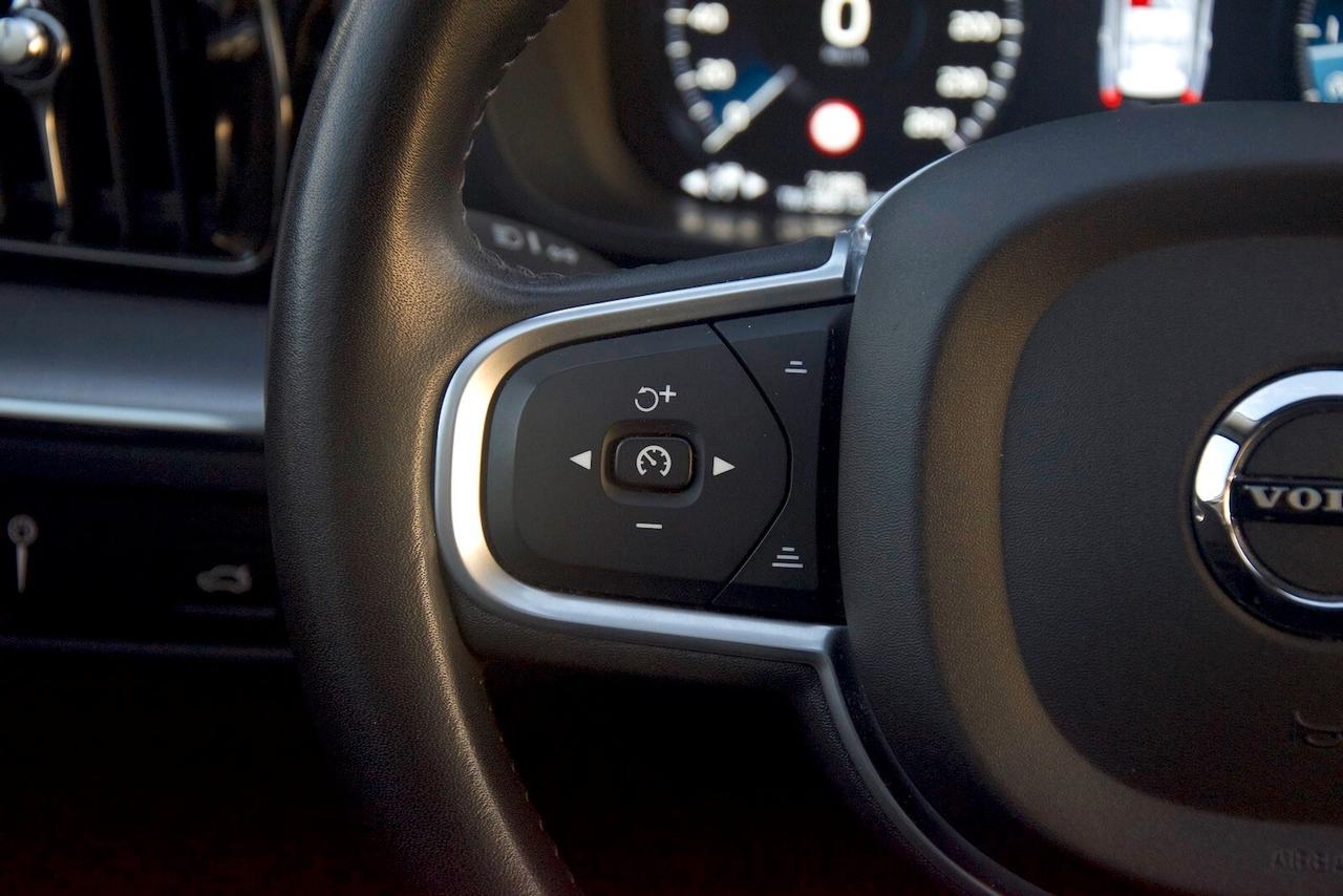 Volvo XC60 B4 Diesel 197cv Aut. Momentum