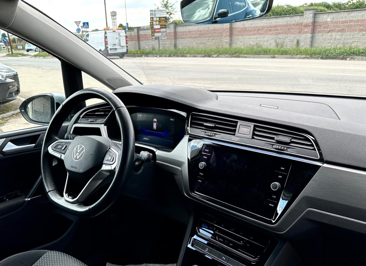 Volkswagen Touran 2.0 TDI 150 CV SCR DSG Business BlueMotion 7 POSTI