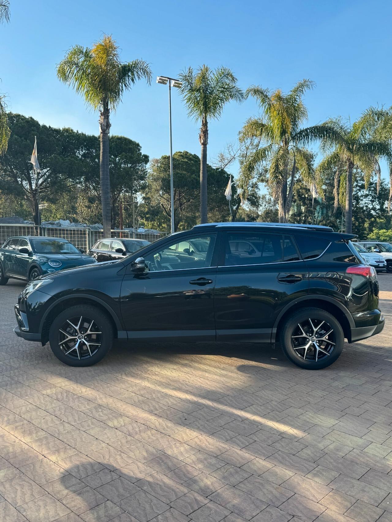 Toyota RAV 4 2.0D 2wd Lounge
