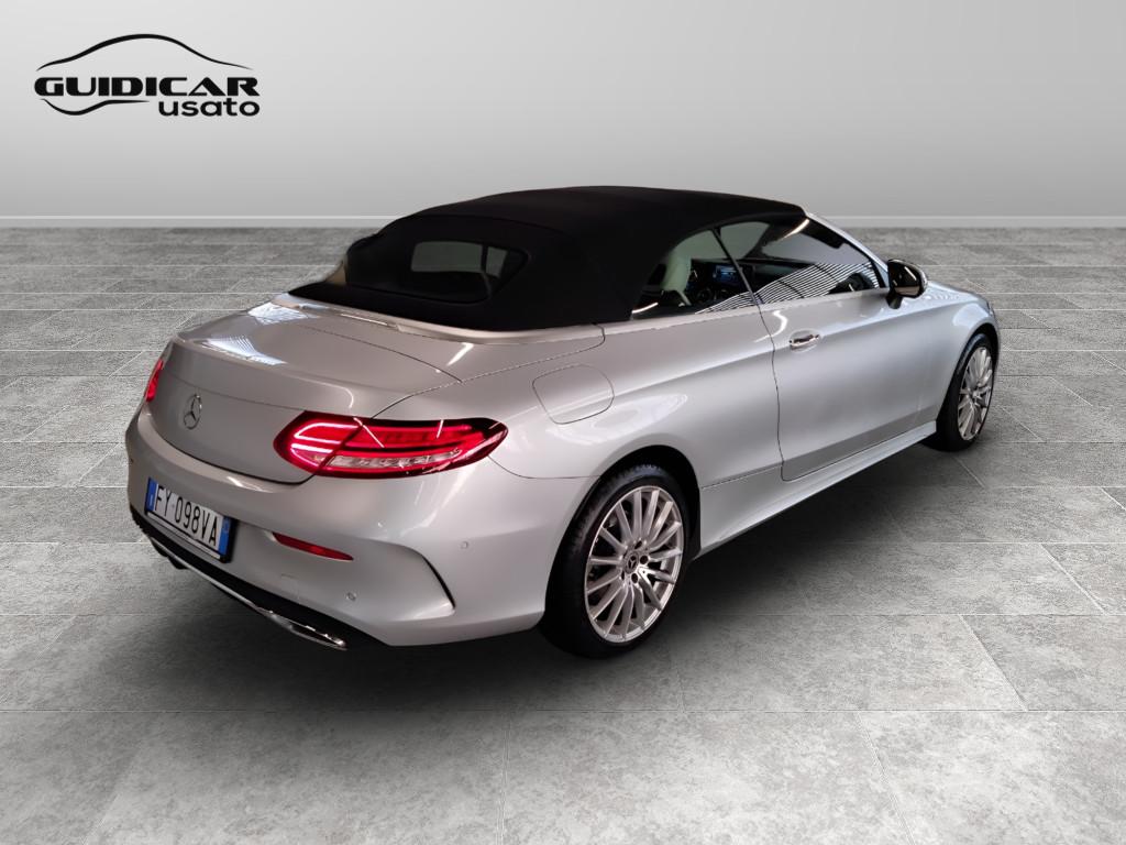 Mercedes-Benz Classe C-A205 2018 Cabrio - C Cabrio 220 d Premium 4matic auto