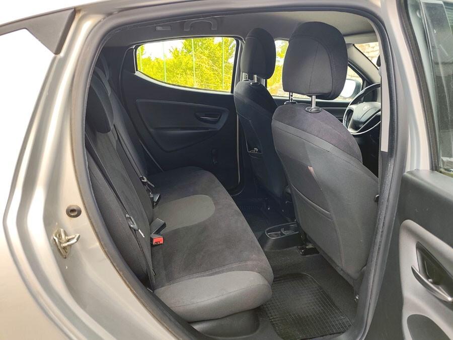Lancia Ypsilon 1.2 69 CV 5 porte GPL Ecochic Platinum