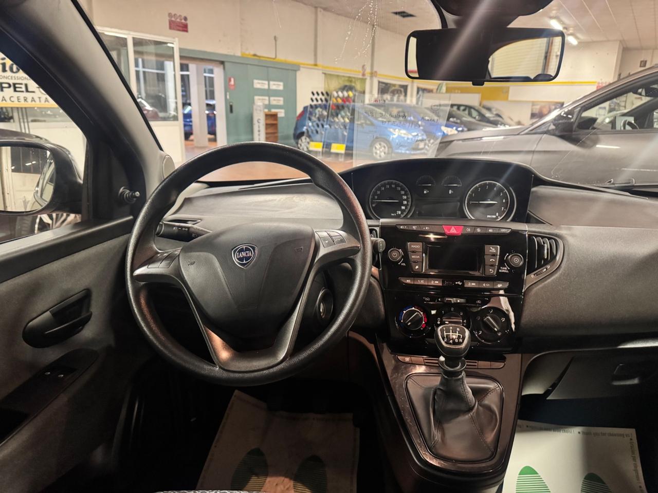 Lancia Ypsilon 1.0 FireFly 5 porte S&S Hybrid Ecochic Silver