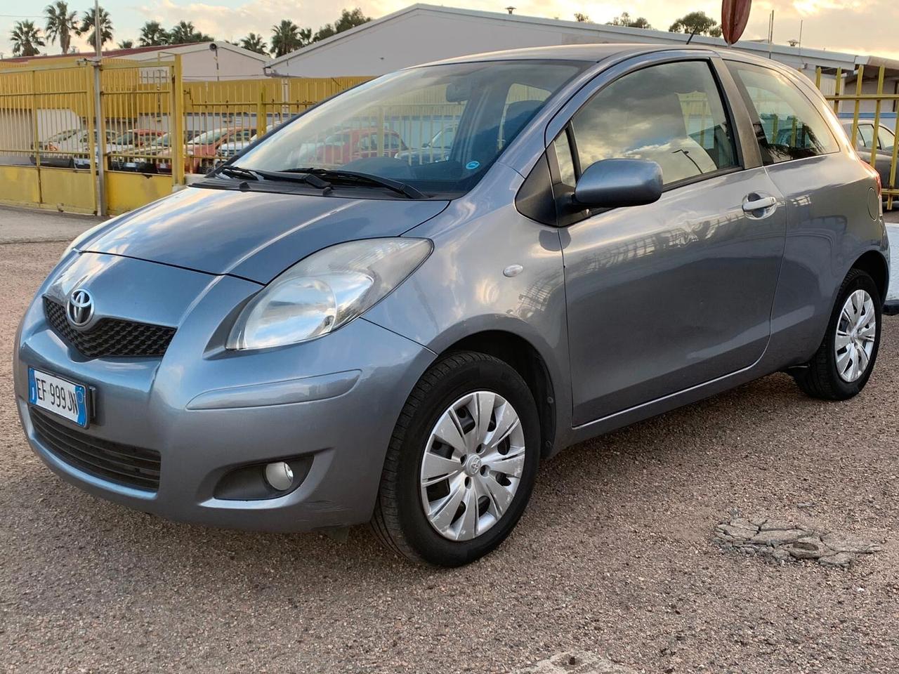 Toyota Yaris 1.0 3 porte