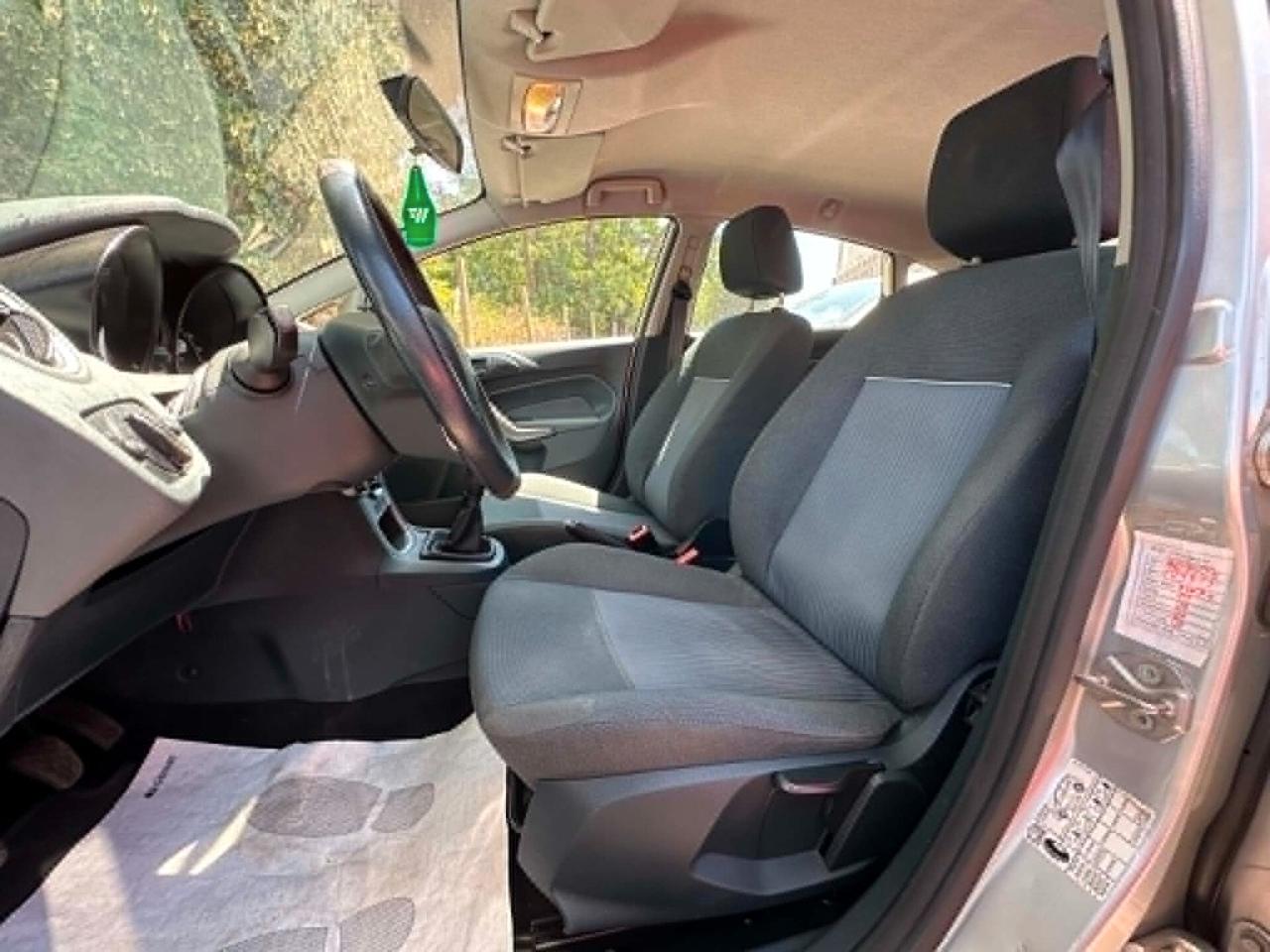 Ford Fiesta 1.4 TDCi 70CV 5 porte Titanium