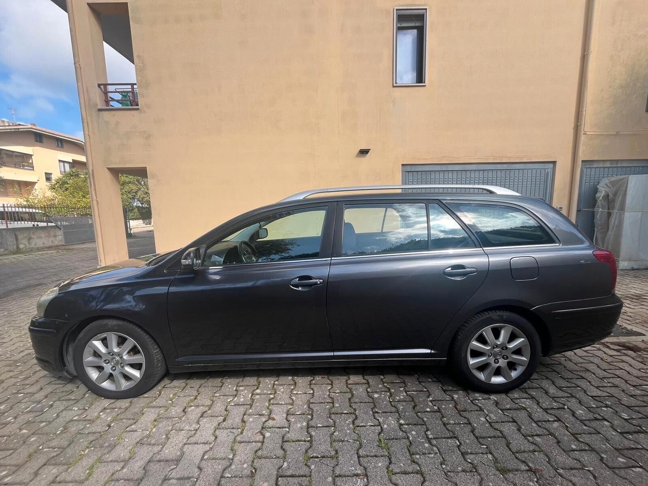 Toyota Avensis 2.2 D-4D 16V Station Wagon