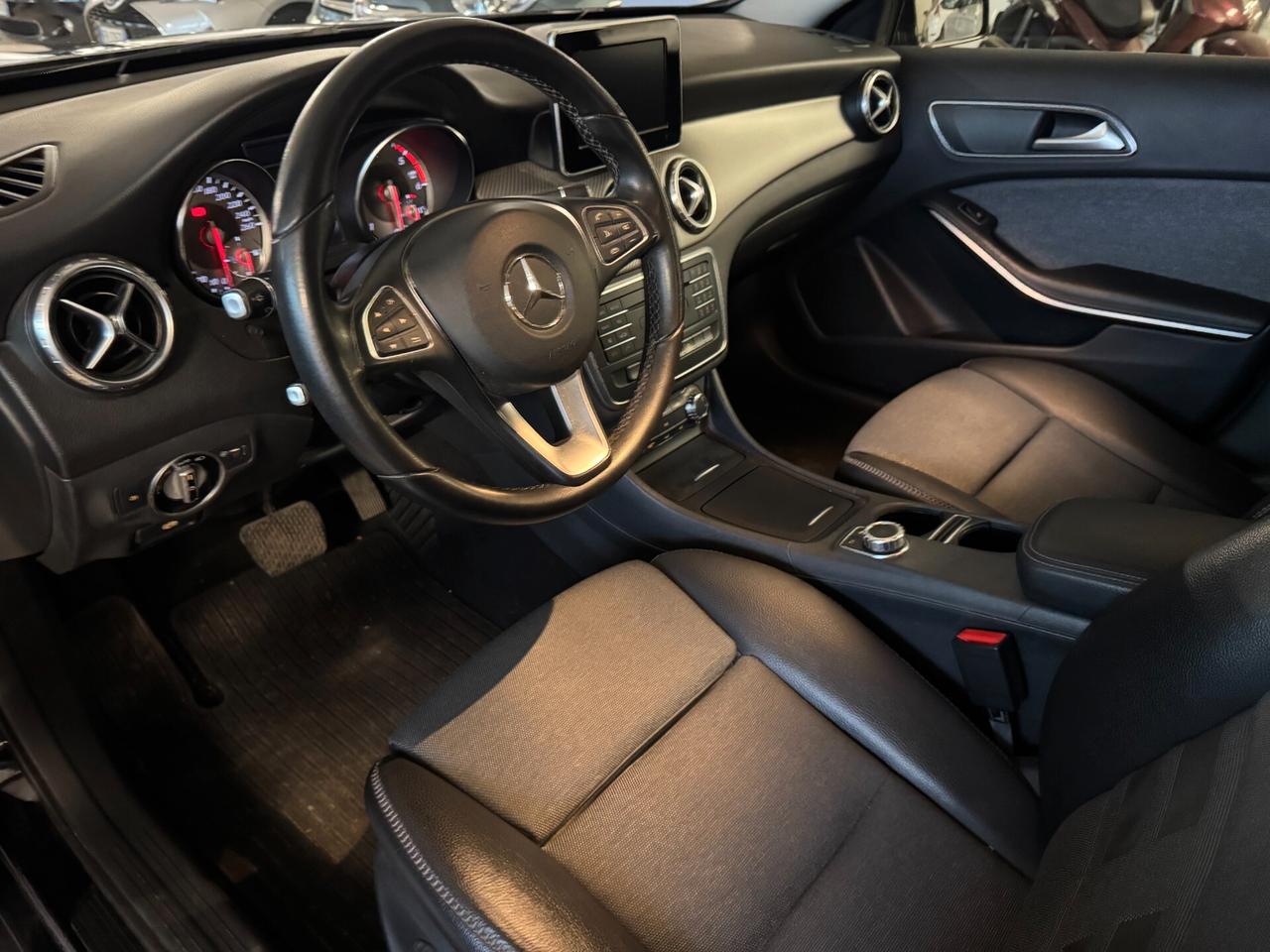 Mercedes-benz GLA 180 d Automatic Business