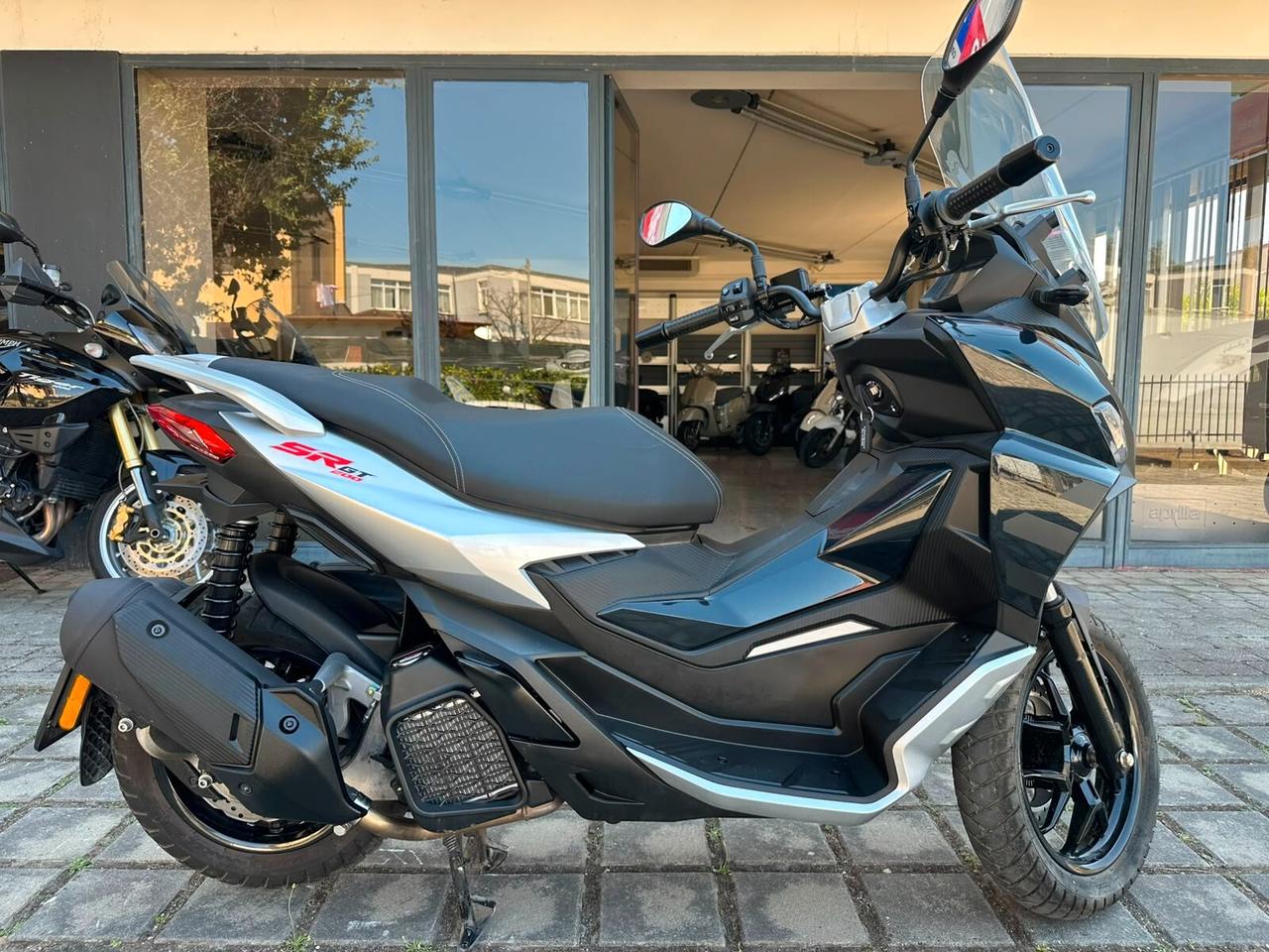 Aprilia SR GT 200
