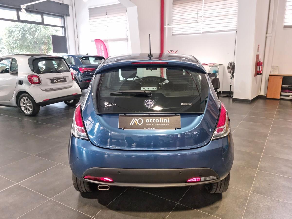 Lancia Ypsilon Ecochic Gold 1.0 Hybrid AZIENDALE