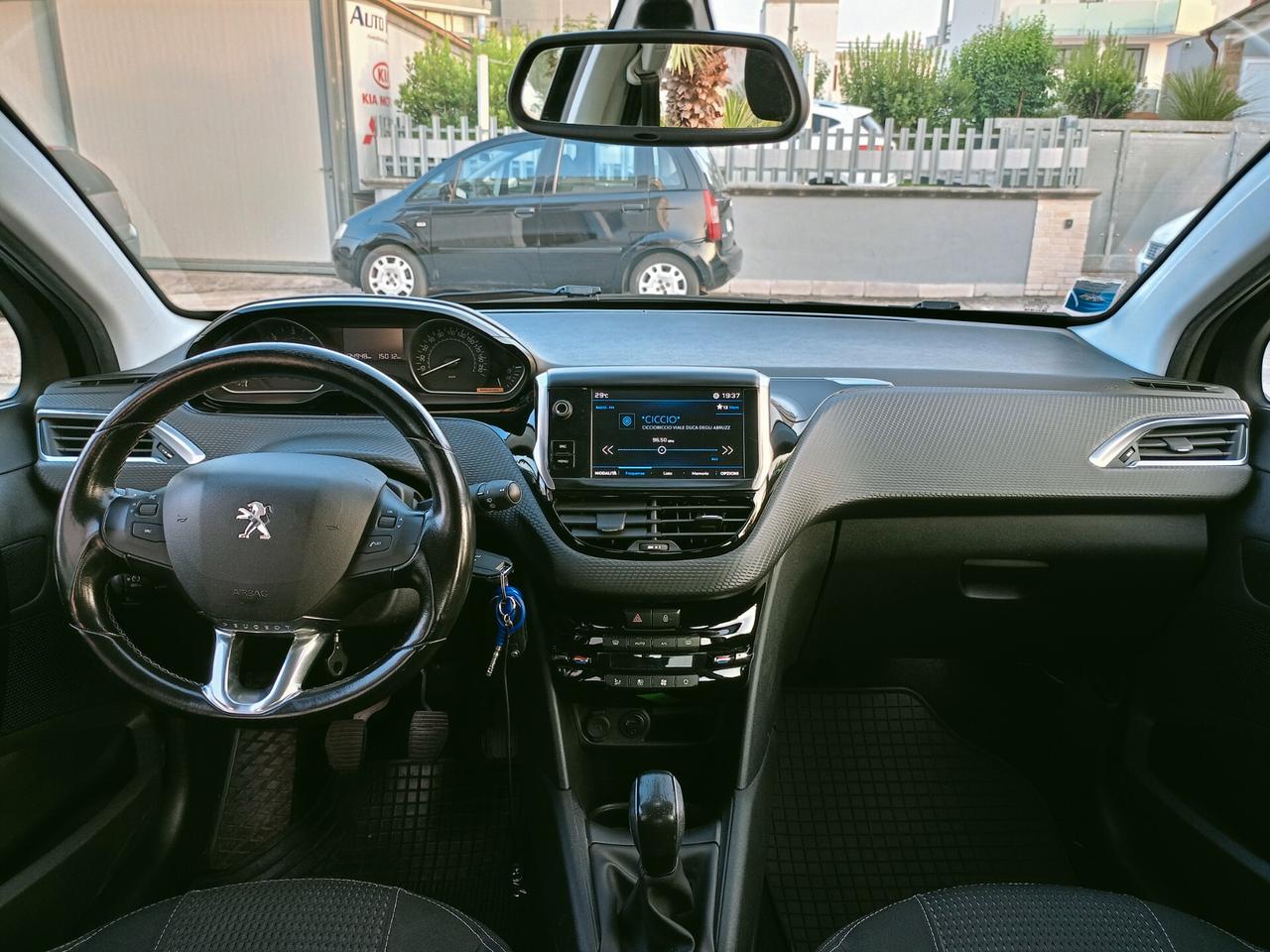 Peugeot 208 1500 HDi diesel 75cv