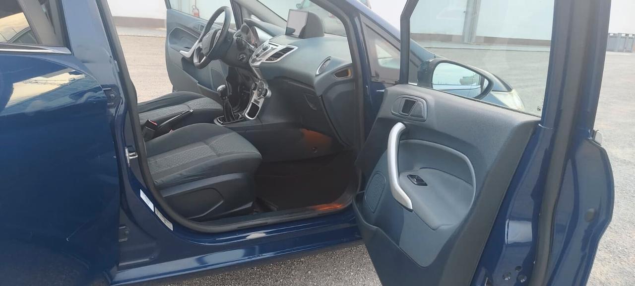 Ford Fiesta 1.4 5 porte Bz.- GPL Titanium